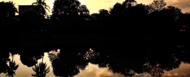 Chiang Mai surların batısında gün batımı